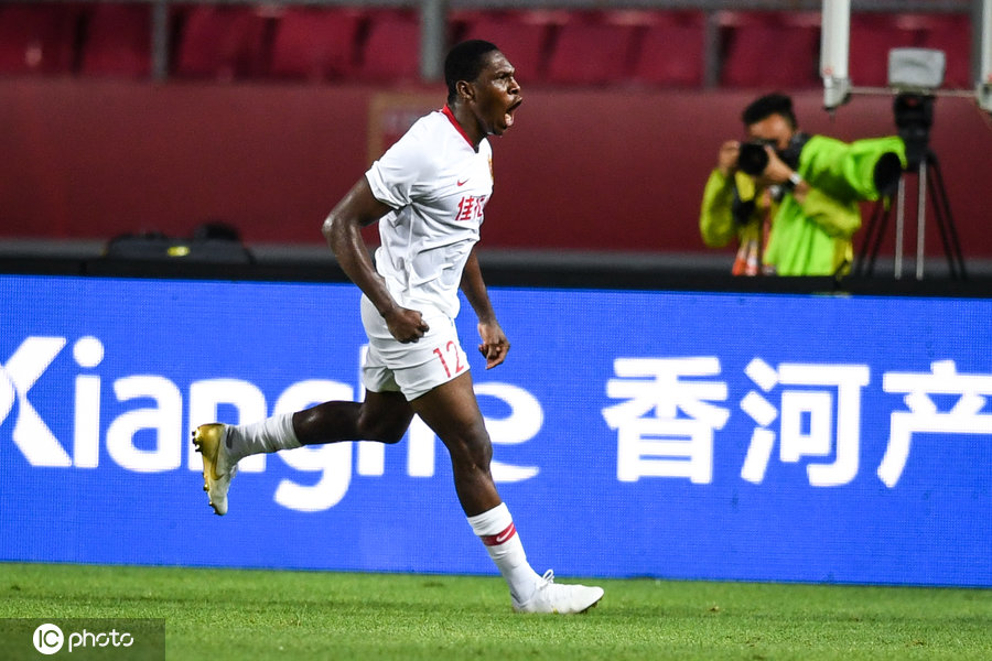  法兰克福新帅首秀带队取三分  